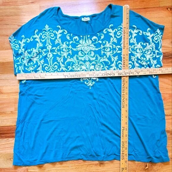 Westport 2X Bedazzled Turquoise Dolman Top - Picture 3 of 6